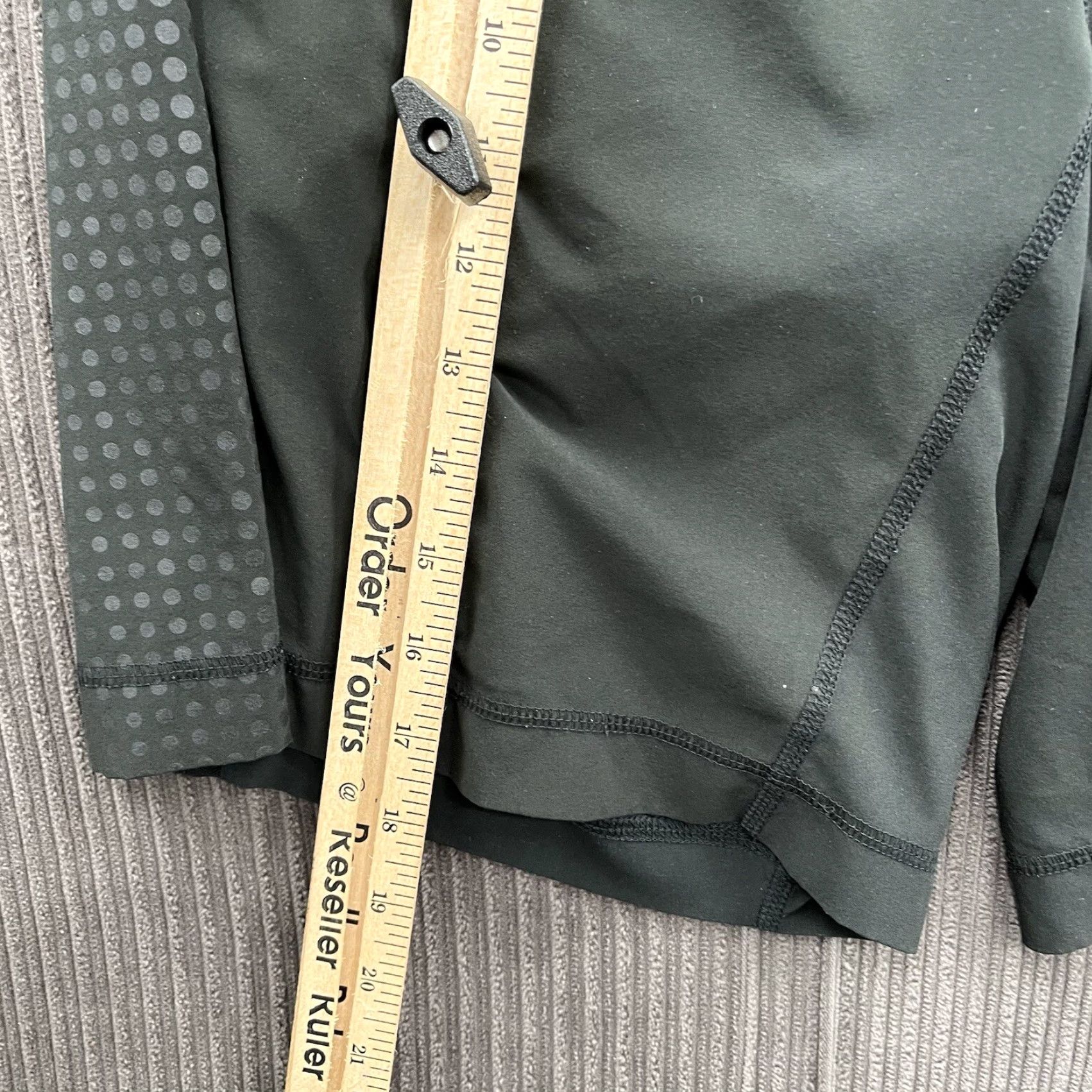 Lululemon Lululemon Men Shorts Size 29 Black Athleisure Gym Training Outdoors Beach Casual Shirt Size US 29 - 4 Thumbnail