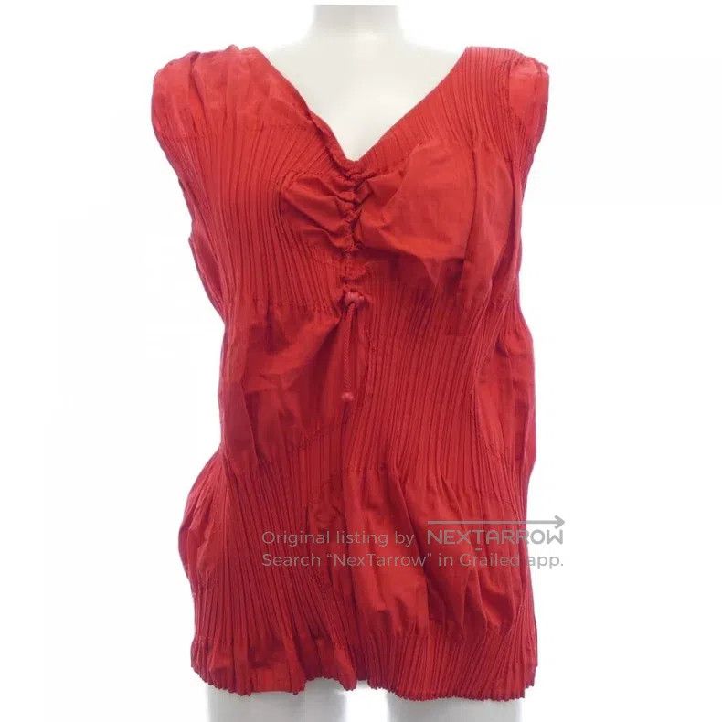 Issey Miyake Issey Miyake Red Pleated Top Size L / US 10 / IT 46 - 1 Thumbnail