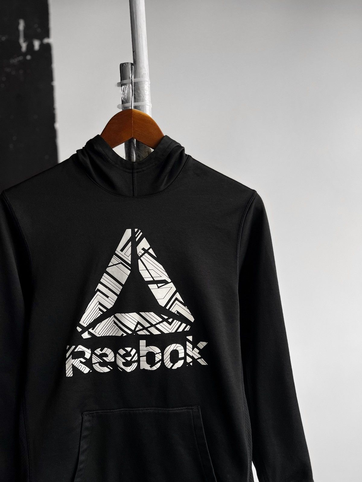Reebok Reebok Speed Wick Womens Black Long Sleeve Hoodie Size S / US 4 / IT 40 - 2 Thumbnail