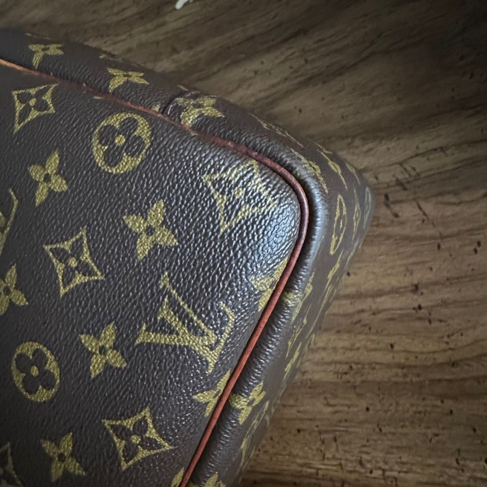 Louis Vuitton Vintage Louis Vuitton Deauville Bag Size ONE SIZE - 20 Thumbnail