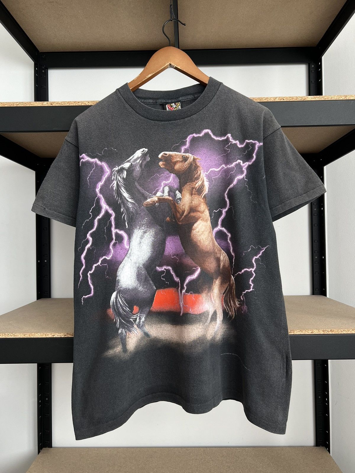 Vintage Vintage 1993 3D Emblem Horses Fighting Lightning T-shirt Size US L / EU 52-54 / 3 - 3 Thumbnail