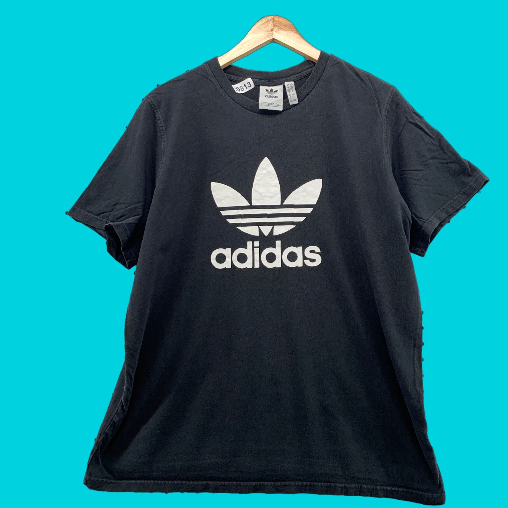Adidas Vintage Adidas Originals Trefoil T-Shirt Large Mens Black Short Sleeve Logo Graphic 80s Retro Size US L / EU 52-54 / 3 - 1 Thumbnail