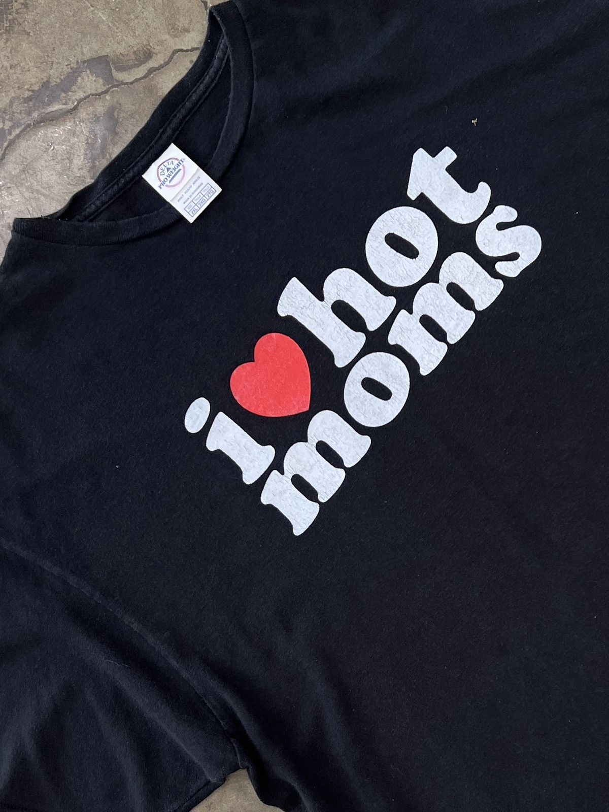 Vintage Vintage I Love Hot Moms Graphic Tee XXL Size US XXL / EU 58 / 5 - 1 Thumbnail