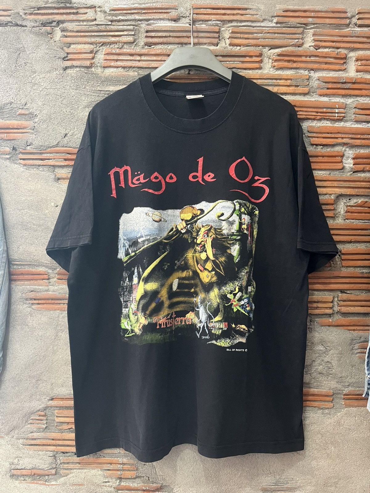 Band Tees Vintage Magi de Oz FinisTerra 90’s Bill of Rights Artwork Size US XL / EU 56 / 4 - 2 Thumbnail