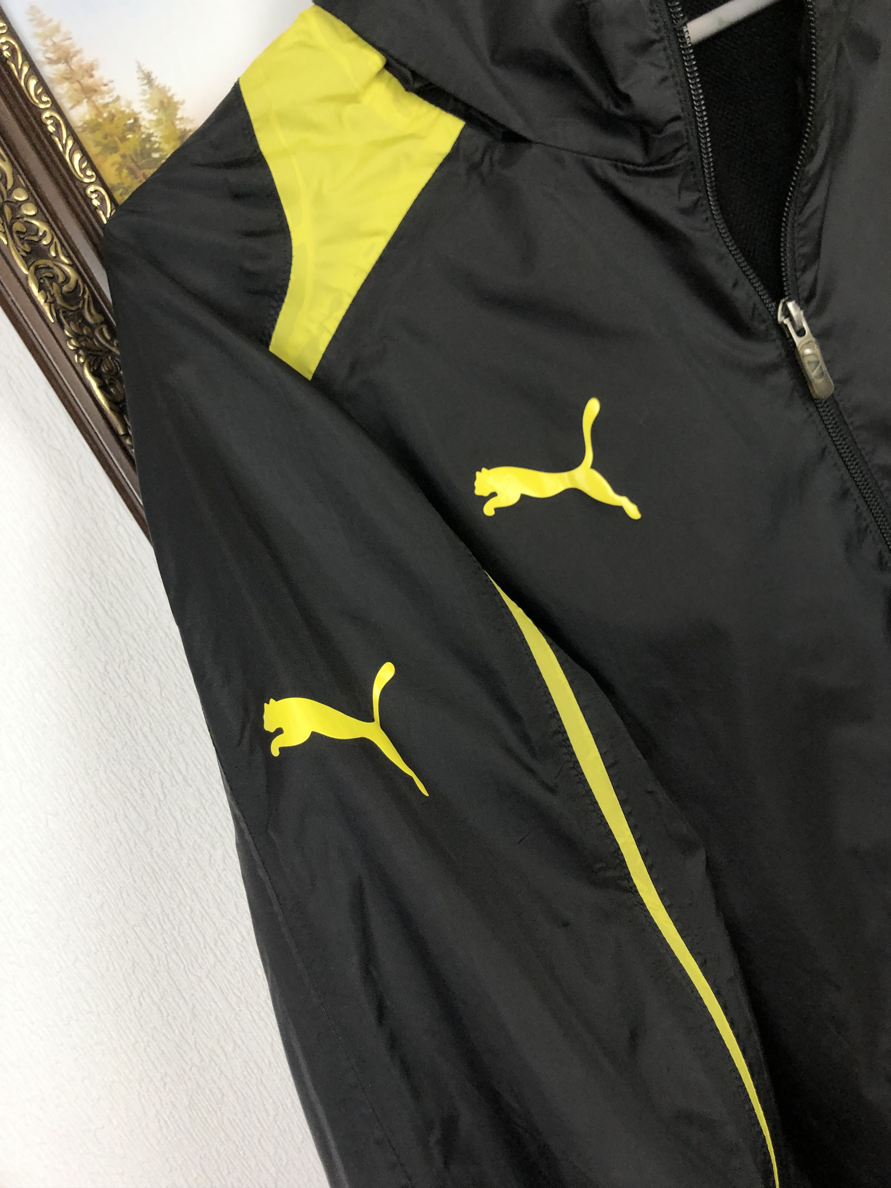 Puma Vintage Puma Borussia Dortmund Football Jacket Train Soccer Size US M / EU 48-50 / 2 - 5 Thumbnail