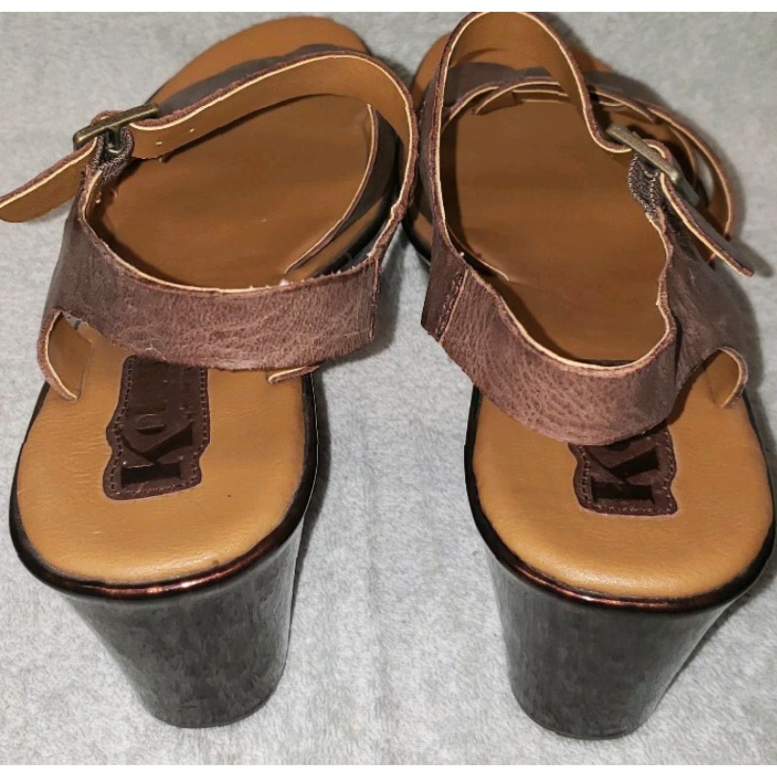 Vintage Korks Women's T-strap Wedge Sandal Size 9M Brown Leather Upper Glossy Wedge Leopard Pattern Buckle Size US 9 / IT 39 - 6 Thumbnail