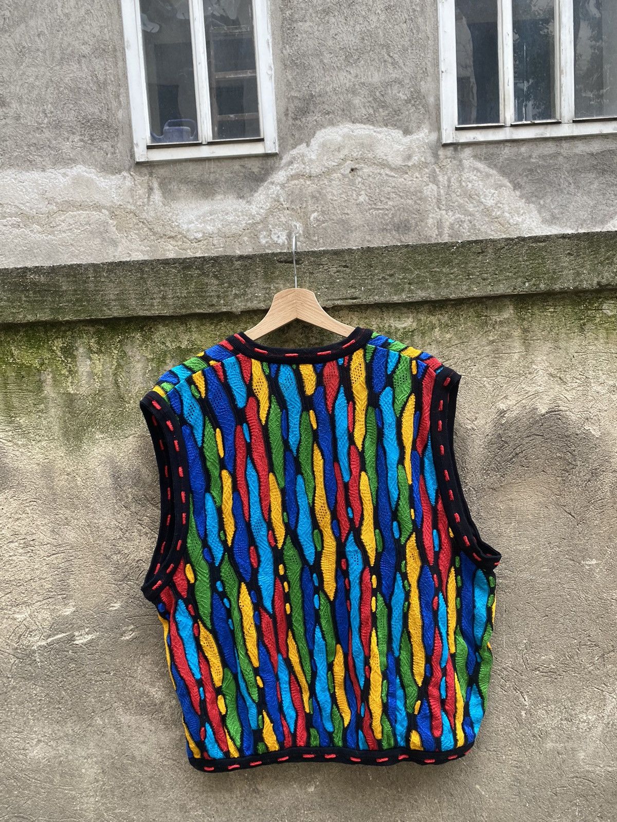 Coogi × Vintage Vintage Coogi Dense 3D Vest Size US L / EU 52-54 / 3 - 7 Thumbnail