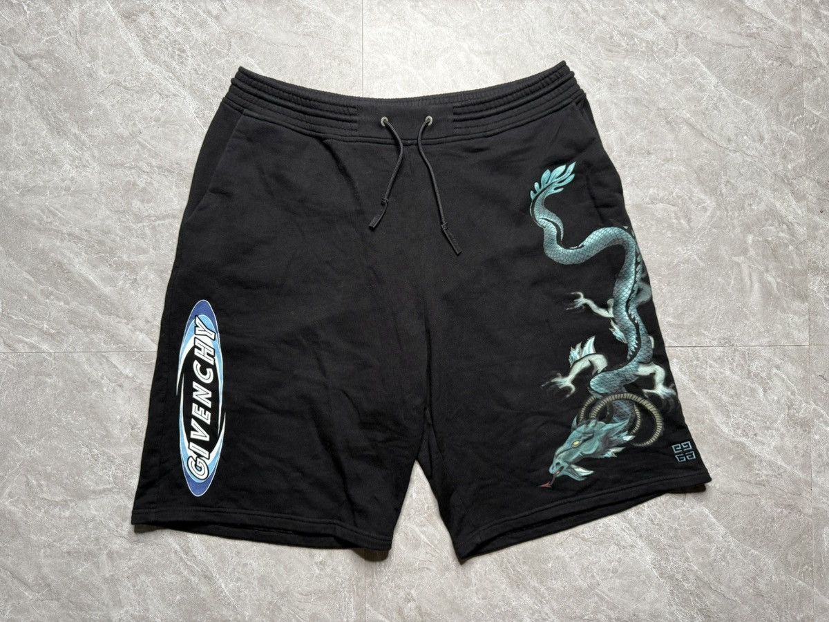 Givenchy Givenchy Dragon Print Sweatshorts Size US 36 / EU 52 - 1 Thumbnail
