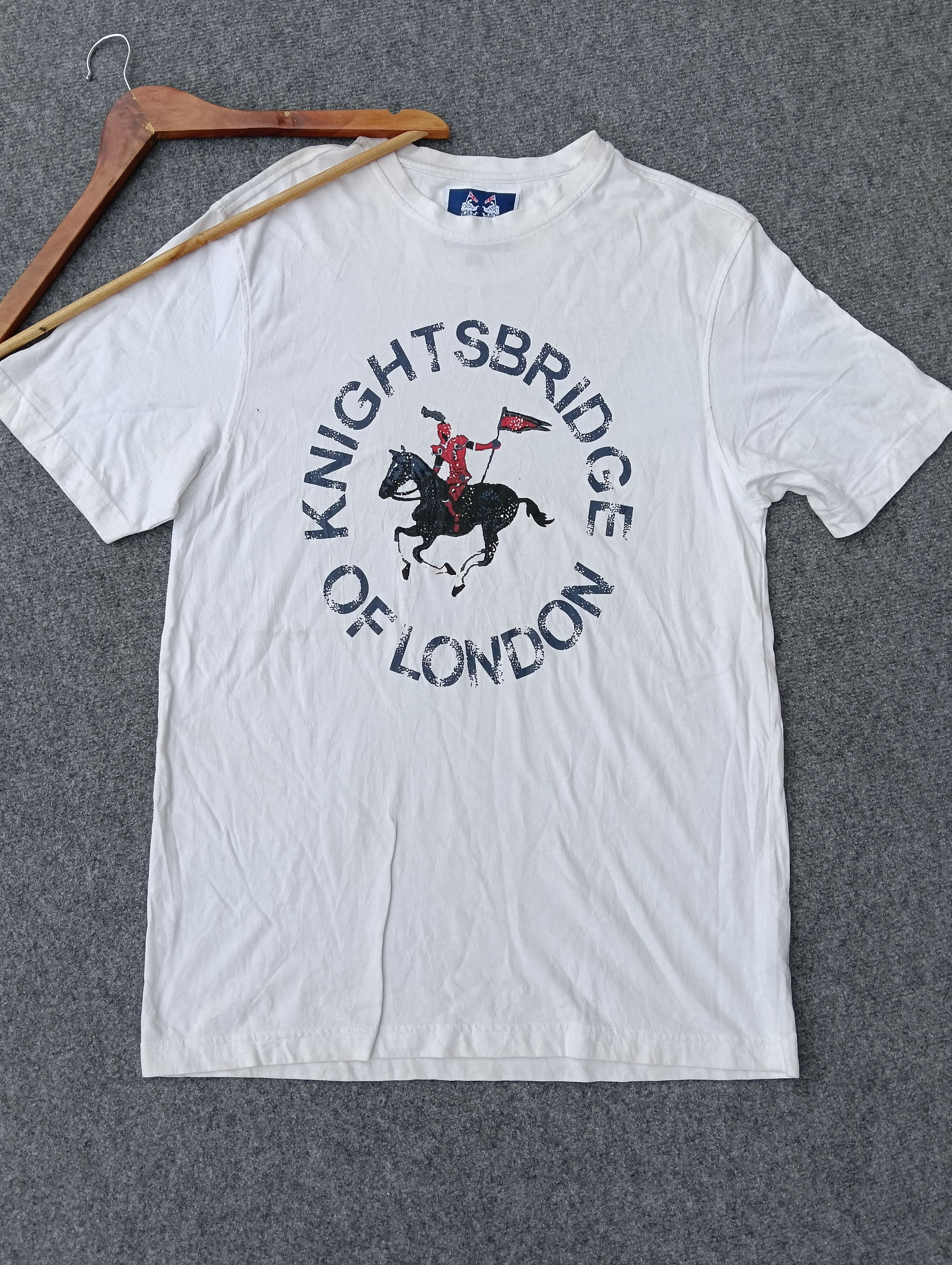 KNIGHTSBRIDGE OF LONDON T-SHIRT.
