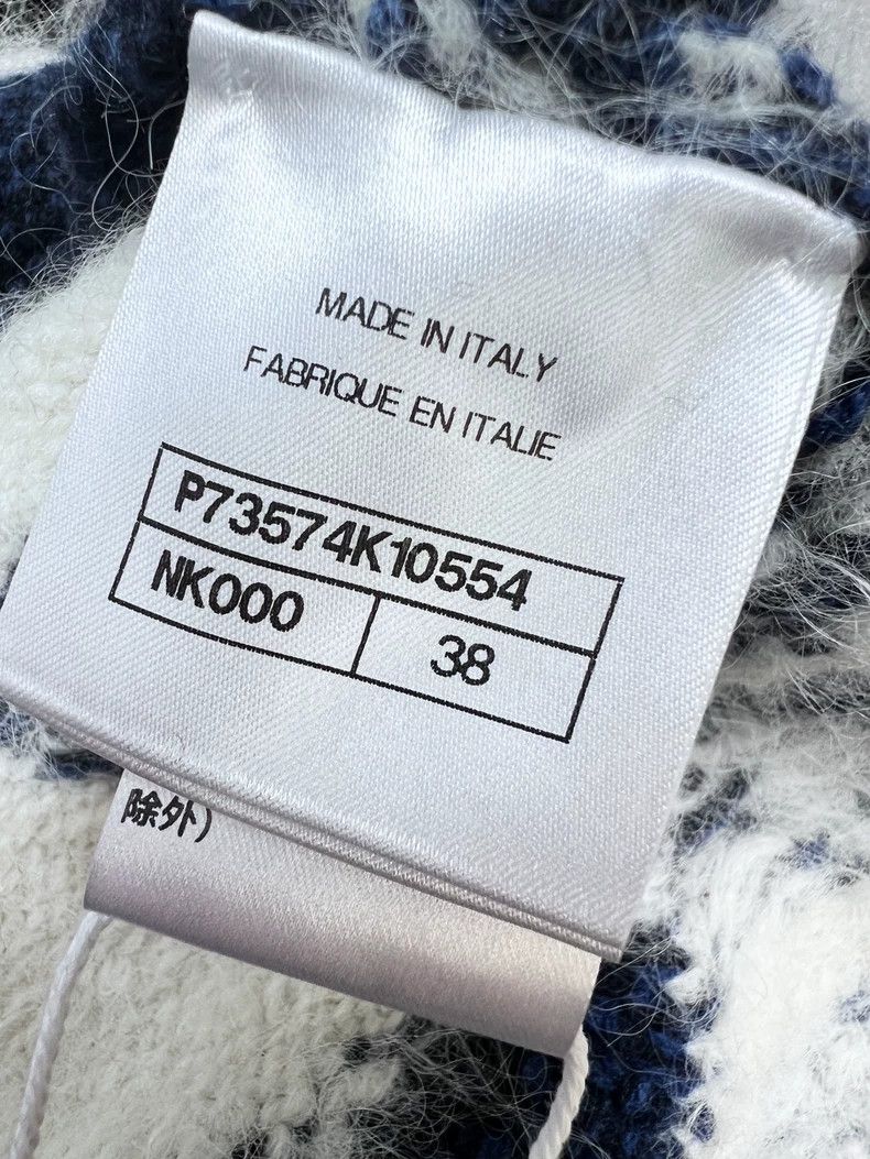 Chanel Chanel Color-matched camellia pattern V-neck long-sleeved Size XS / US 0-2 / IT 36-38 - 7 Thumbnail