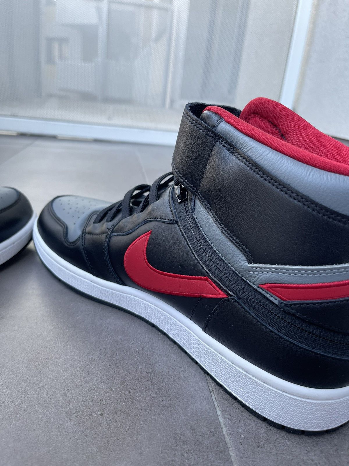 Nike US16 !DS! Jordan 1 High FlyEase Hi-Top Sneakers Size US 15 / EU 48 - 9 Thumbnail