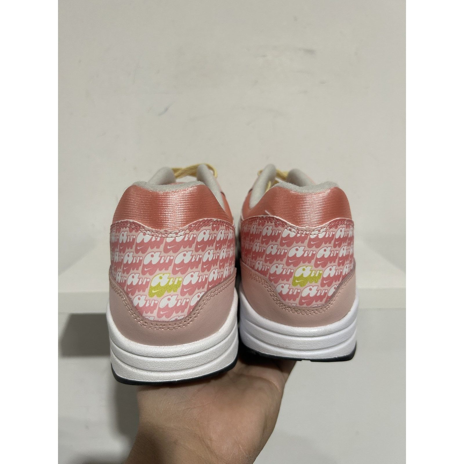 Nike NIKE AIR MAX 1 STRAWBERRY LEMONADE 2020 SIZE 14 PREOWNED Size US 14 / EU 47 - 3 Thumbnail