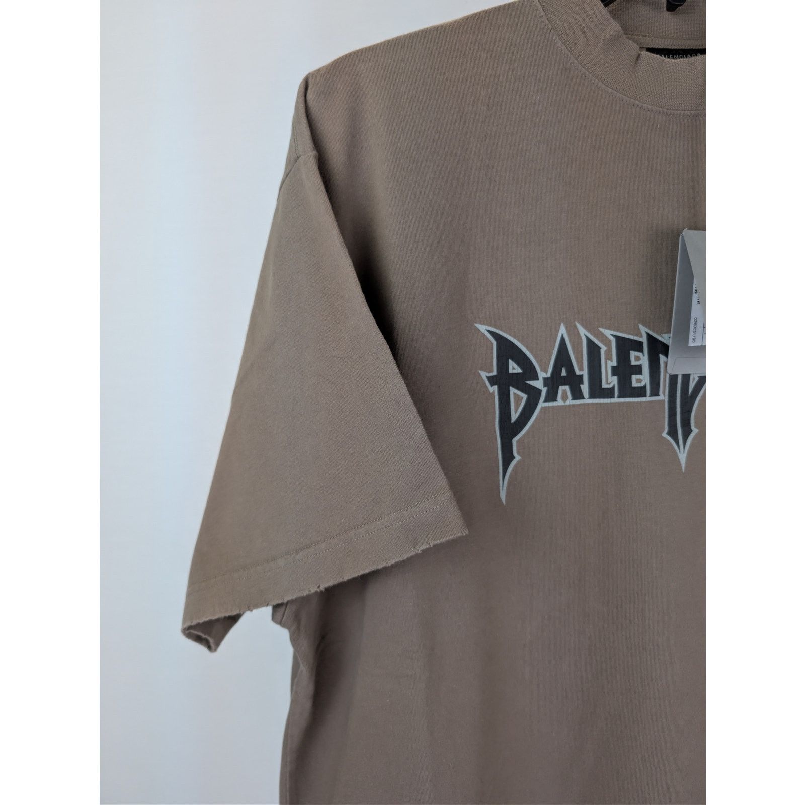 Balenciaga o1rshd1 Metal Print Vintage Jersey Oversized T-Shirt Taupe Size US M / EU 48-50 / 2 - 6 Thumbnail