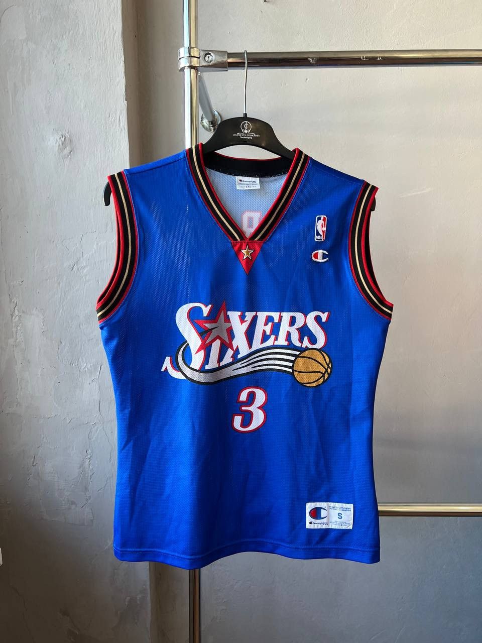 NBA VINTAGE PHILADELPHIA 76ERS #3 IVERSON BASKETBALL JERSEY SZ S Size US S / EU 44-46 / 1 - 2 Thumbnail