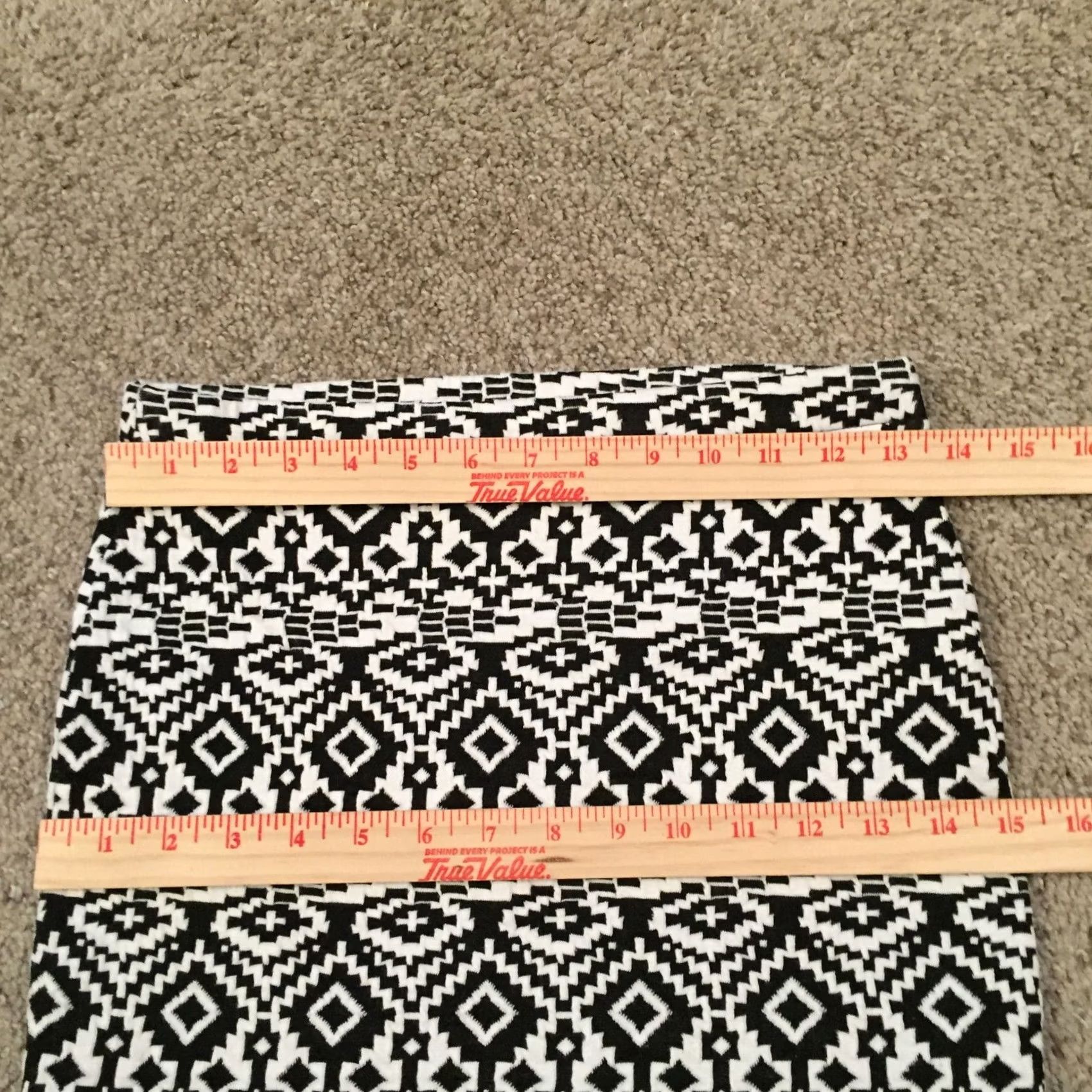 Forever 21 FOREVER 21 Skirt Short Women M Black Geometric Pull On Unlined Pencil Middle Length Casual Straight & Pencil Size 32" / US 10 / IT 46 - 3 Thumbnail