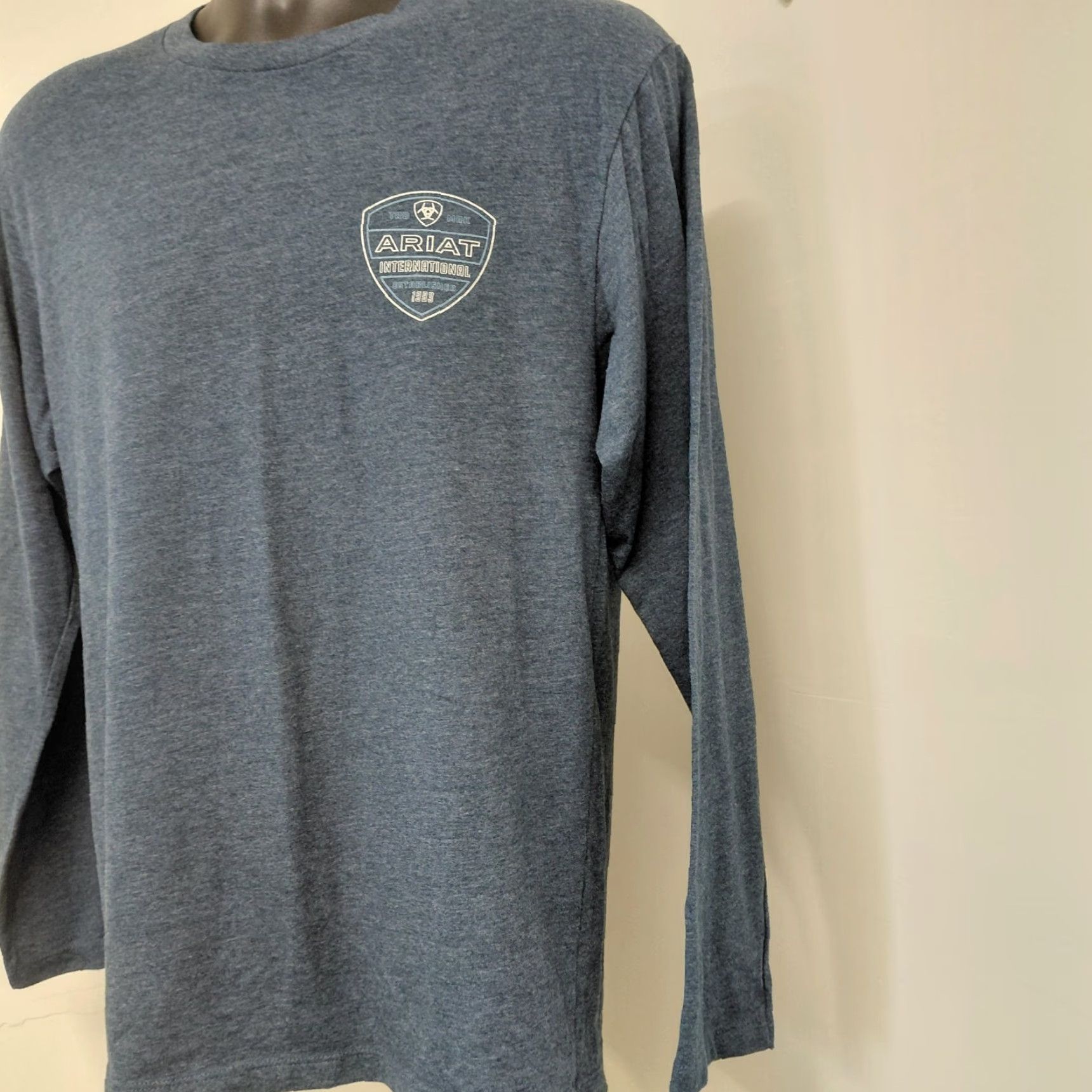 Ariat Ariat Shirt Mens Size Medium Heather Gray Crestline Long Sleeve Crewneck Cowboy Pro Series Rio Free! Size US M / EU 48-50 / 2 - 4 Thumbnail