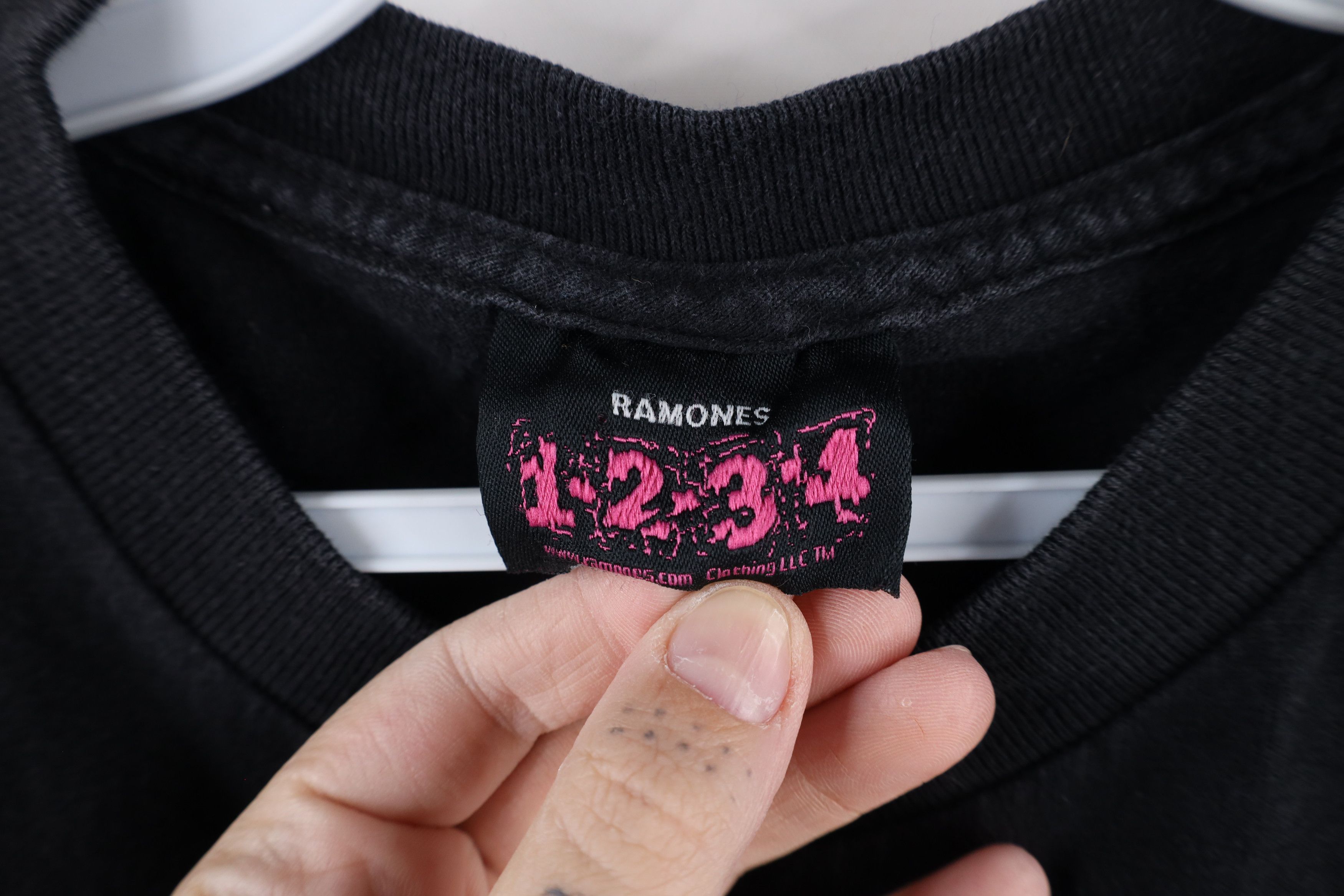 Vintage Vintage Y2K Spell Out The Ramones Band T-Shirt Black Size US M / EU 48-50 / 2 - 10 Thumbnail