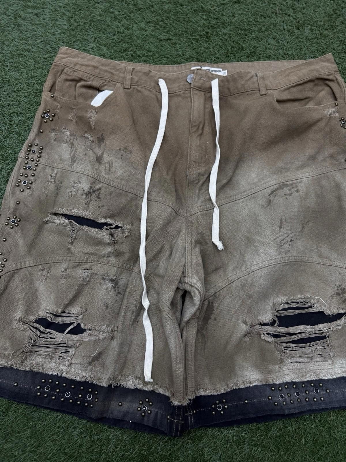 Vale Valley Denim Studded Shorts Size 38 (Brand New) Tan/Black Size US 38 / EU 54 - 4 Thumbnail