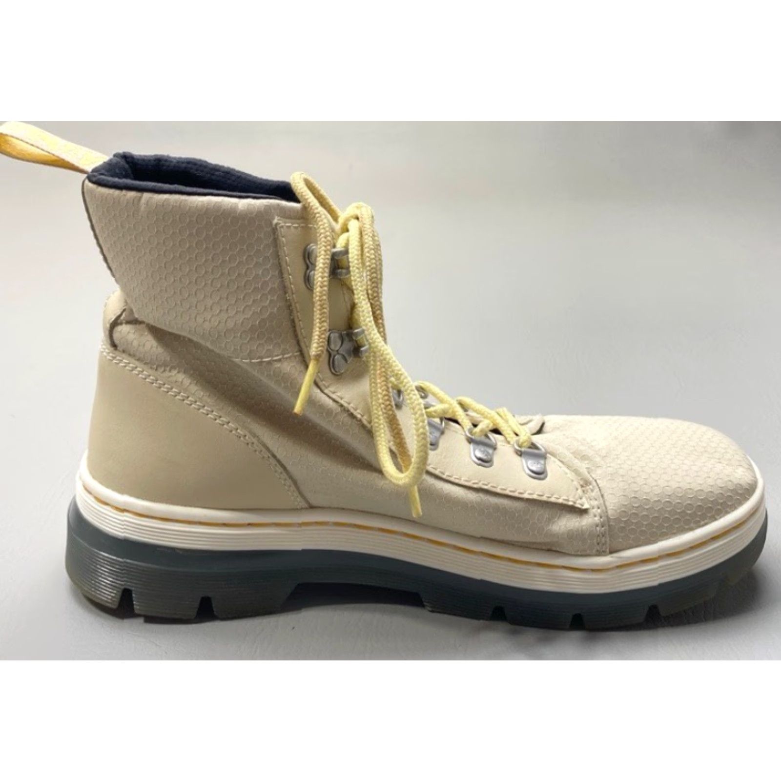 Dr. Martens Dr. Martens Combs W Women's Black Utility Combat Boot Size 11 1338 Doc Size US 9 / IT 39 - 5 Thumbnail