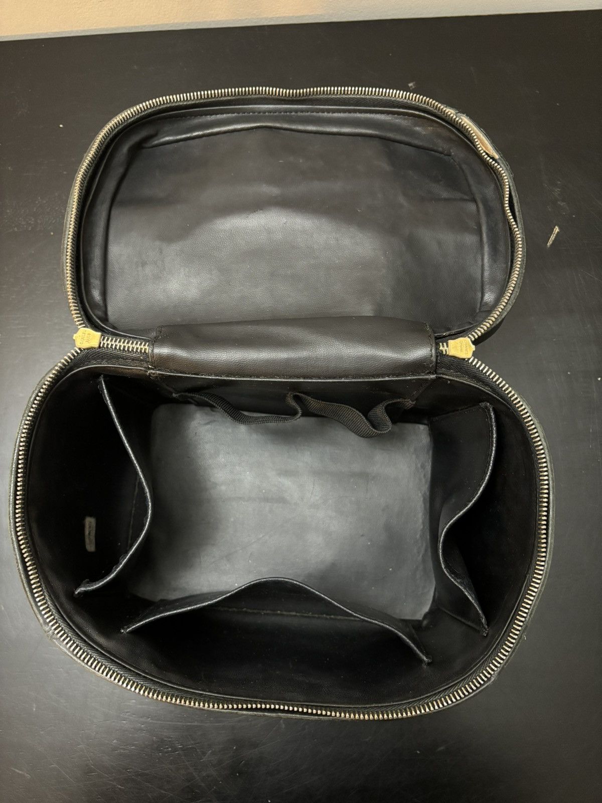 Chanel Chanel CC Timeless Leather Vanity Case Black Size ONE SIZE - 8 Thumbnail