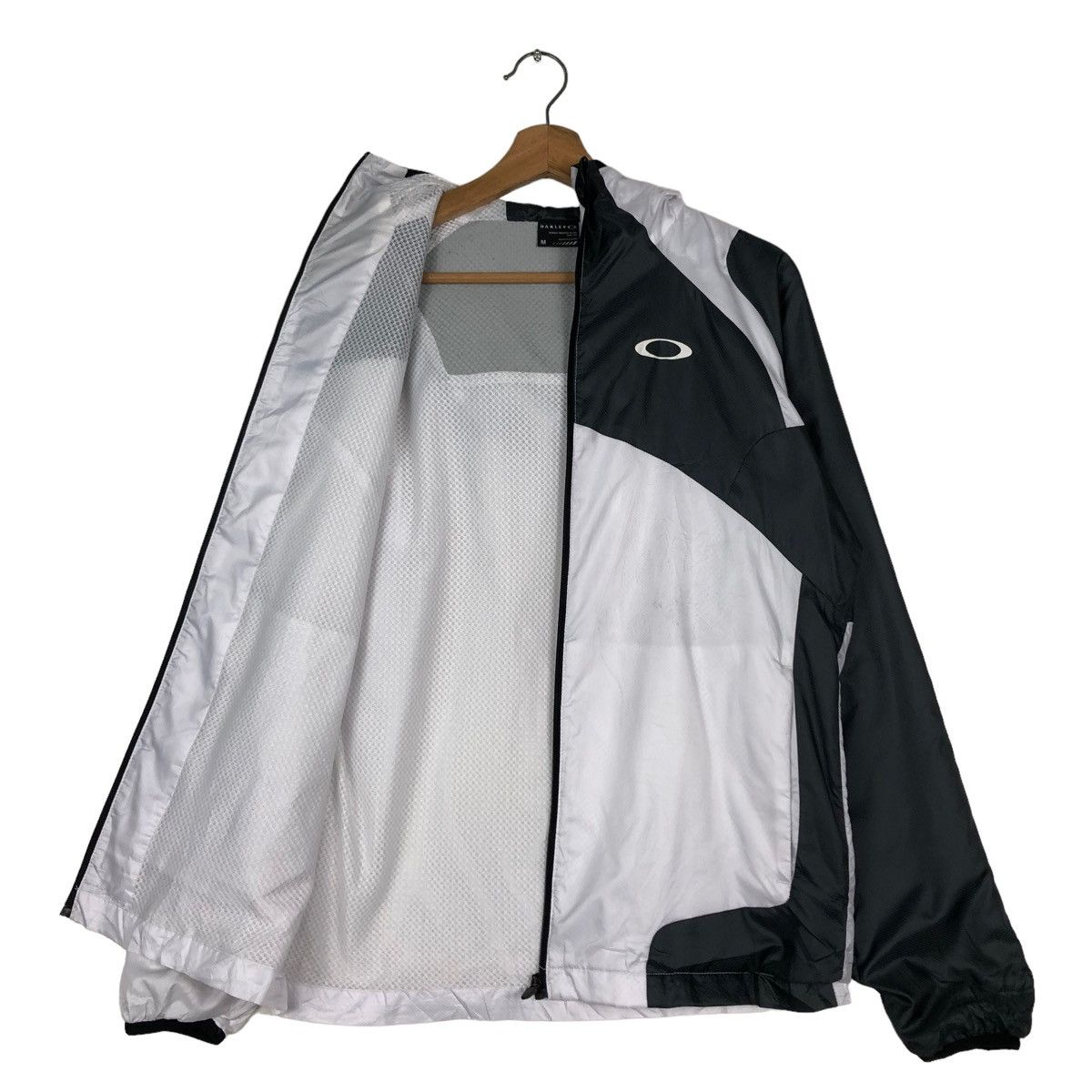 Oakley 🔥RUNNING JACKET ZIPPER LIGHT OAKLEY Size US M / EU 48-50 / 2 - 11 Thumbnail