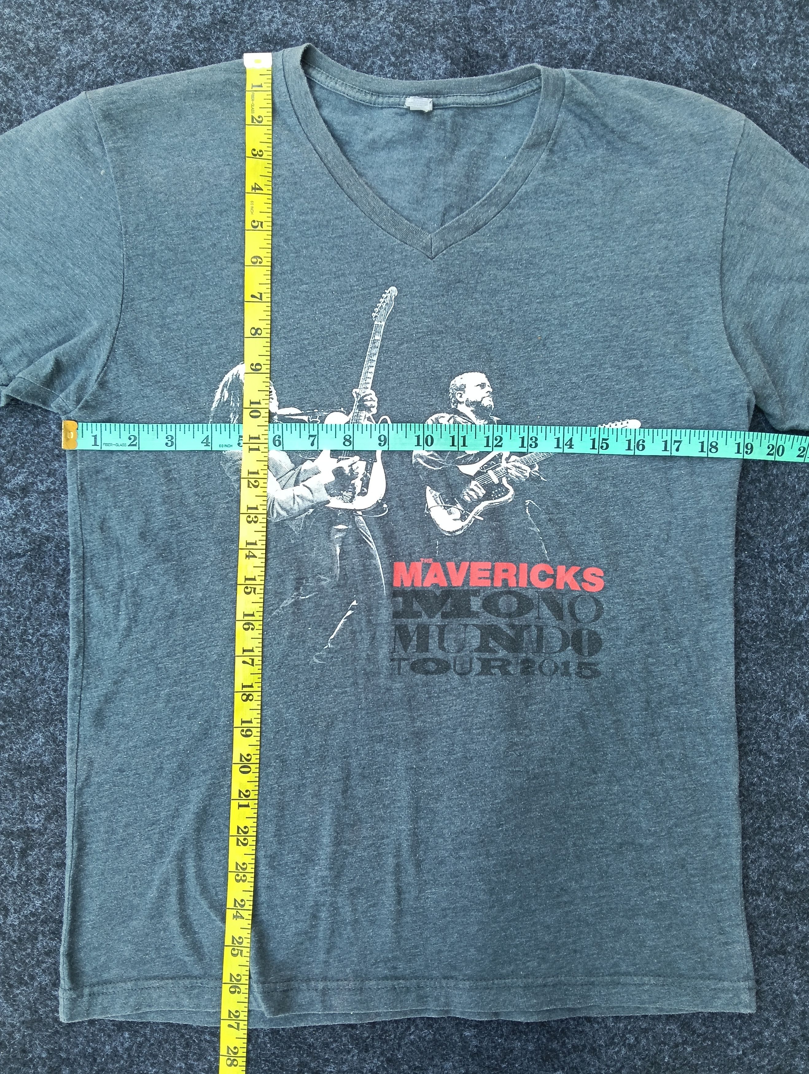 Band Tees Maverick mono Mundo tour 2015 Size US M / EU 48-50 / 2 - 3 Thumbnail