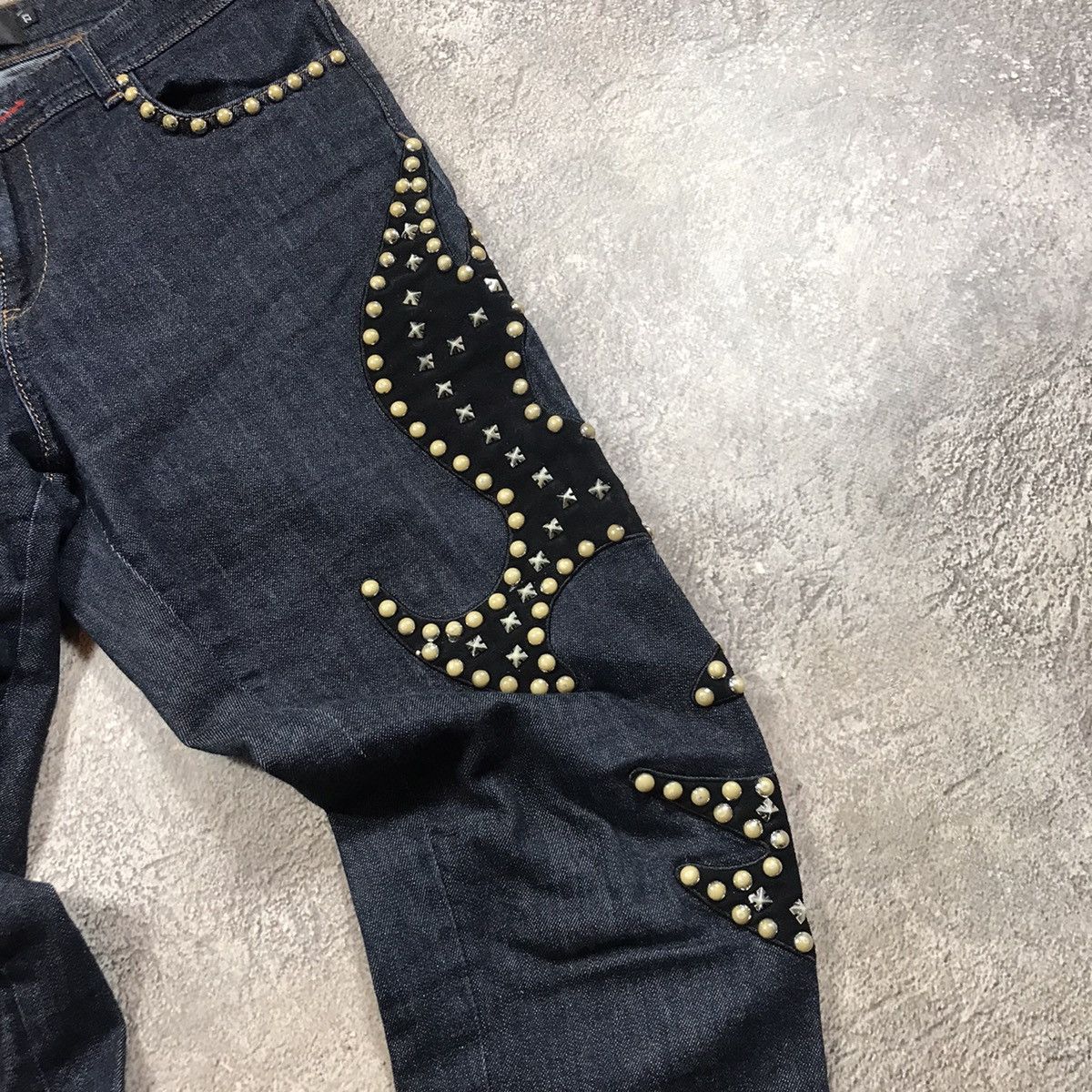 Vintage Vintage Y2K Studded Distressed Low Rise Flared Jeans Swag 27 Size 27" / US 4 / IT 40 - 4 Thumbnail