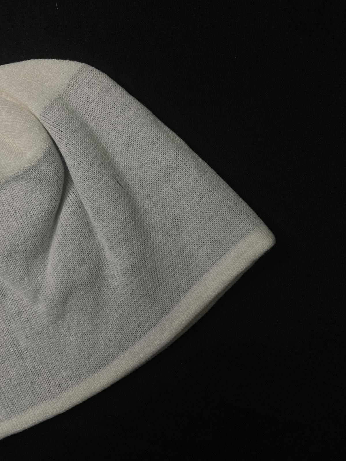 Japanese Brand Rare Black Distorted Face No Cuff Knit White Beanie OS Size ONE SIZE - 6 Thumbnail