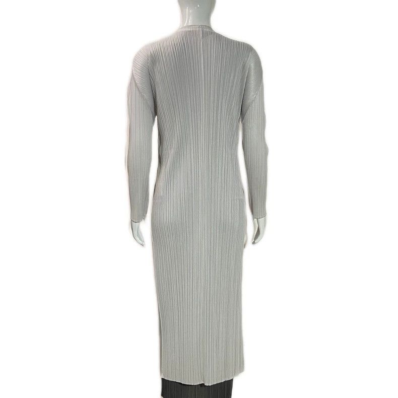 Issey Miyake Issey Miyake size:3 A dark grey pleated cardigan Size XS / US 0-2 / IT 36-38 - 2 Thumbnail