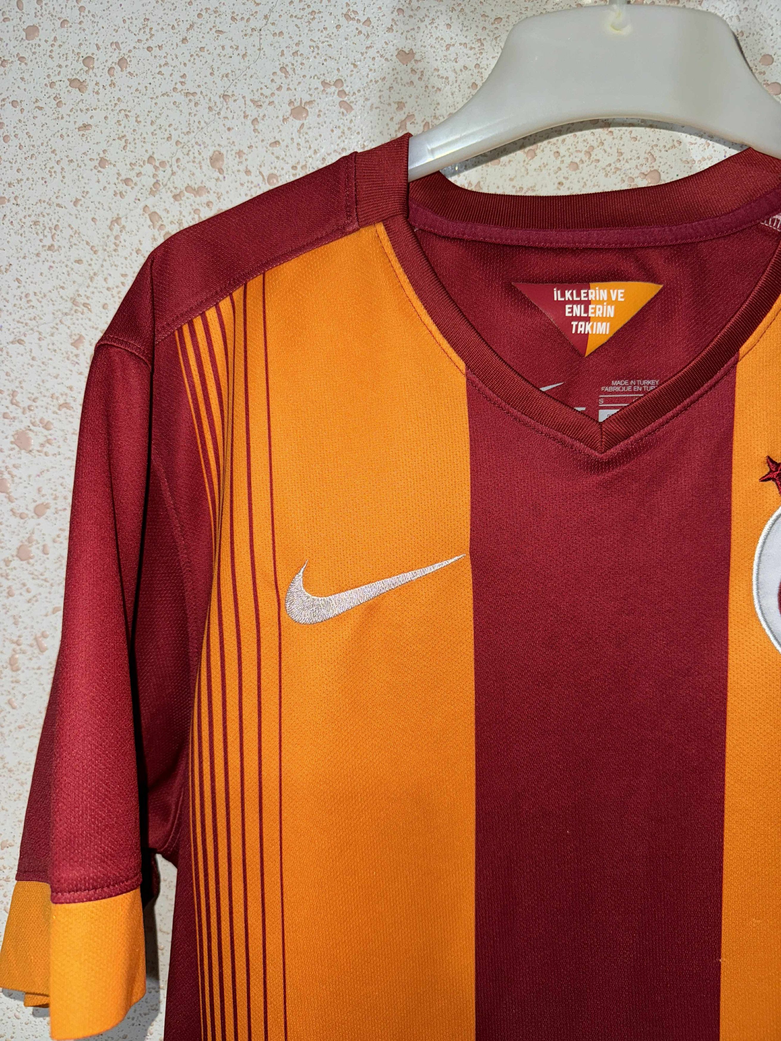 Nike Galatasaray 2014/15 Home Shirt - Sneijder #10 Size US S / EU 44-46 / 1 - 3 Thumbnail