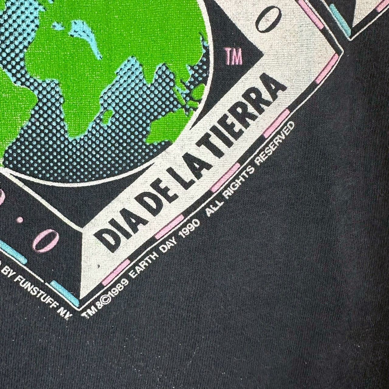 Vintage ​​Vintage 1990 Earth Day Artwork Graphic Large T-Shirt Size US L / EU 52-54 / 3 - 3 Thumbnail