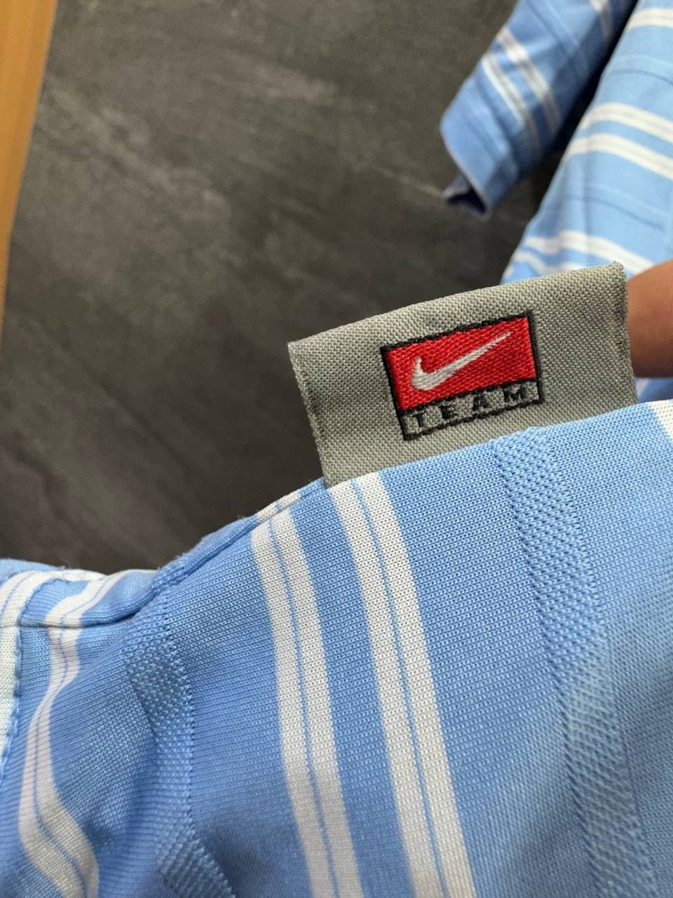 Vintage Nike Team Carolina North Carolina Heels Stadium Striped Polo Size US L / EU 52-54 / 3 - 17 Thumbnail