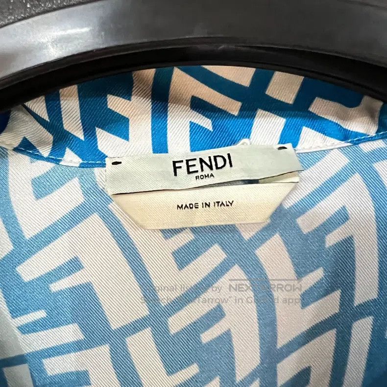 Fendi Fendi Blue and white geometric print short-sleeve shirt, c Size XS / US 0-2 / IT 36-38 - 4 Thumbnail