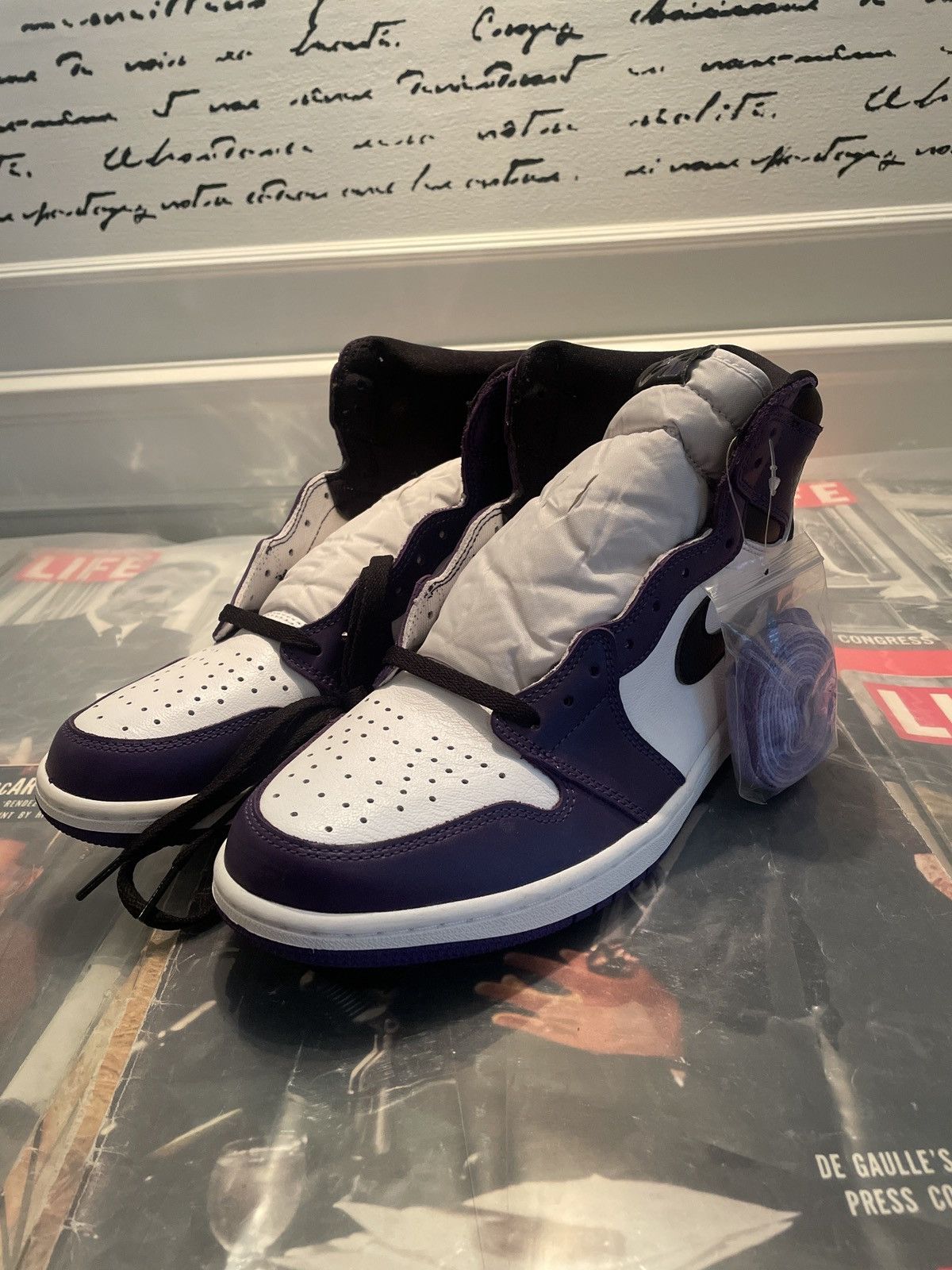 Nike Air Jordan 1 High Court Purple Size US 11 / EU 44 - 6 Thumbnail