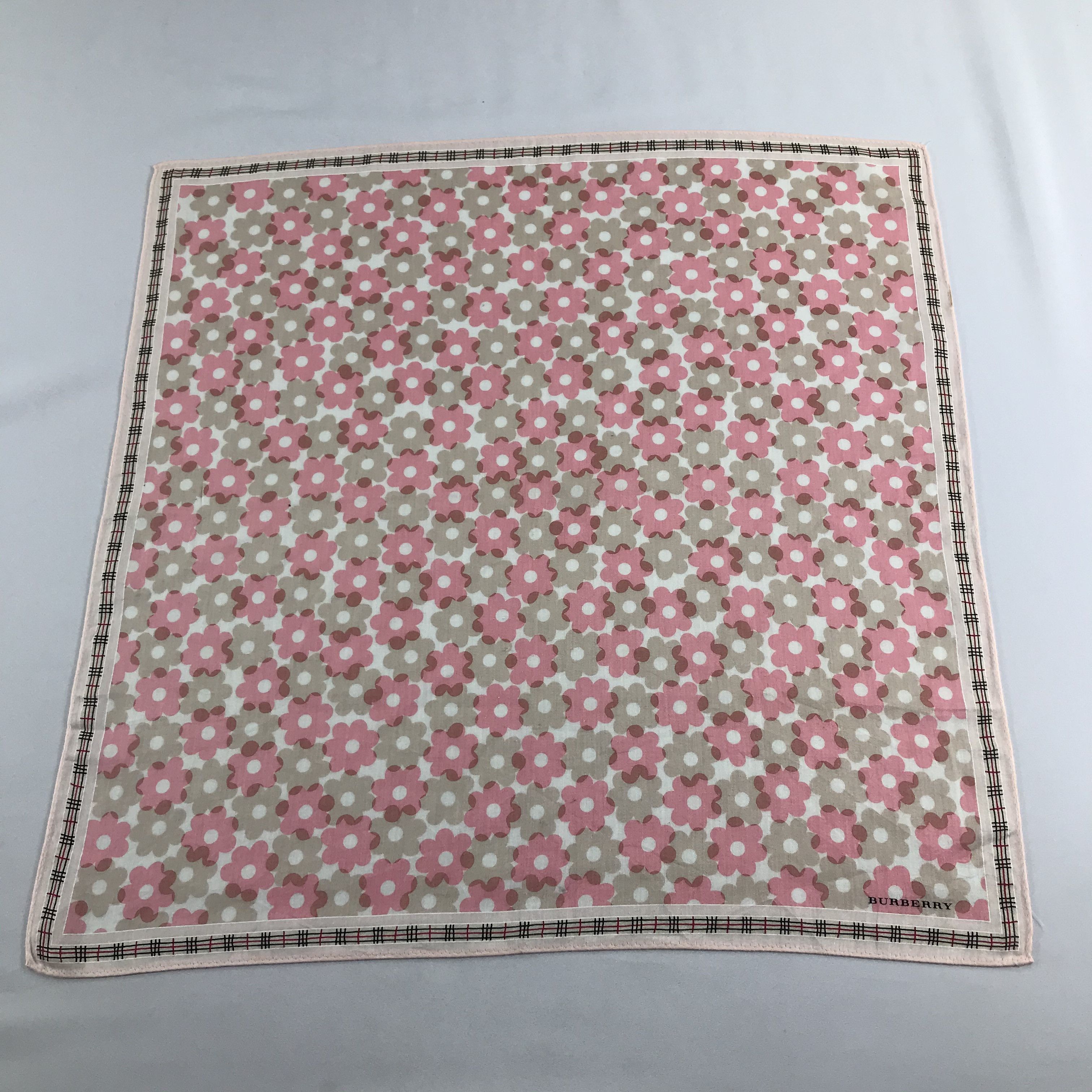 Burberry Burberry Flowers Handkerchief Neckerchief Bandana H854 Size ONE SIZE - 1 Thumbnail