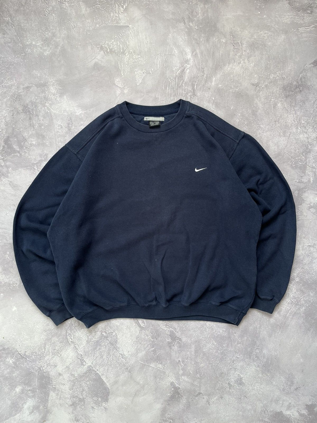 Nike Vintage Nike Sweatshirt Crewneck Boxy Fit Mini Swoosh 90s Size US L / EU 52-54 / 3 - 1 Thumbnail
