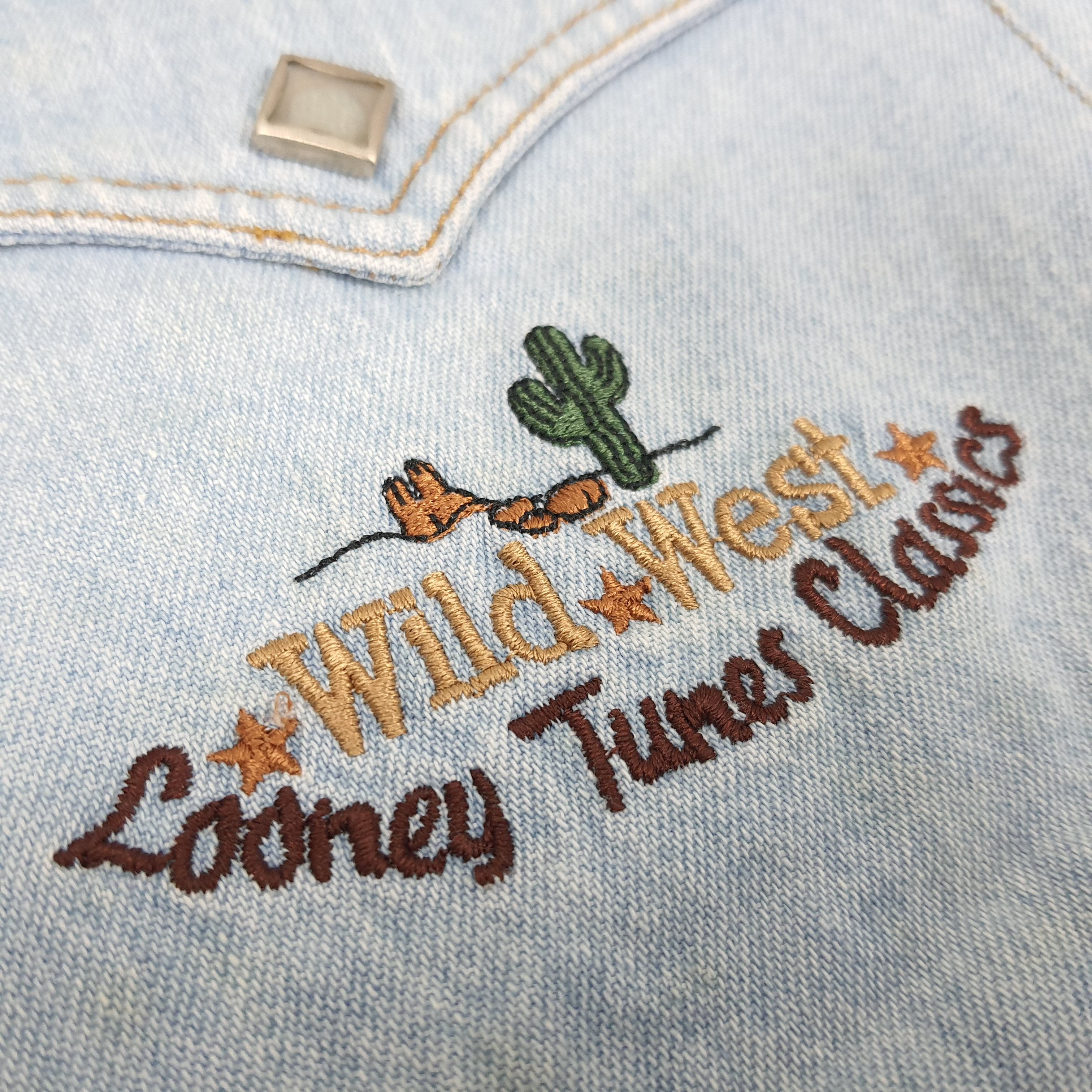 Vintage × Warner Bros Vintage Looney Tunes Classics Wild West Embroidery Shirt Size US L / EU 52-54 / 3 - 6 Thumbnail