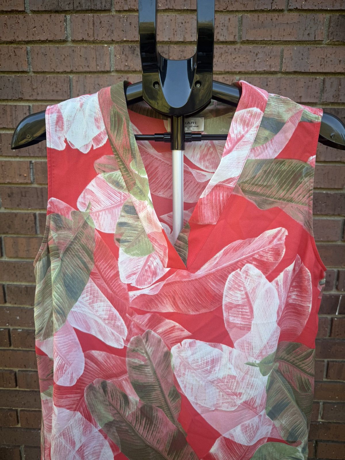 Elie Tahari Tahari Sleeveless Tank Top Blouse Tropical Banana Leaf Size L / US 10 / IT 46 - 2 Thumbnail