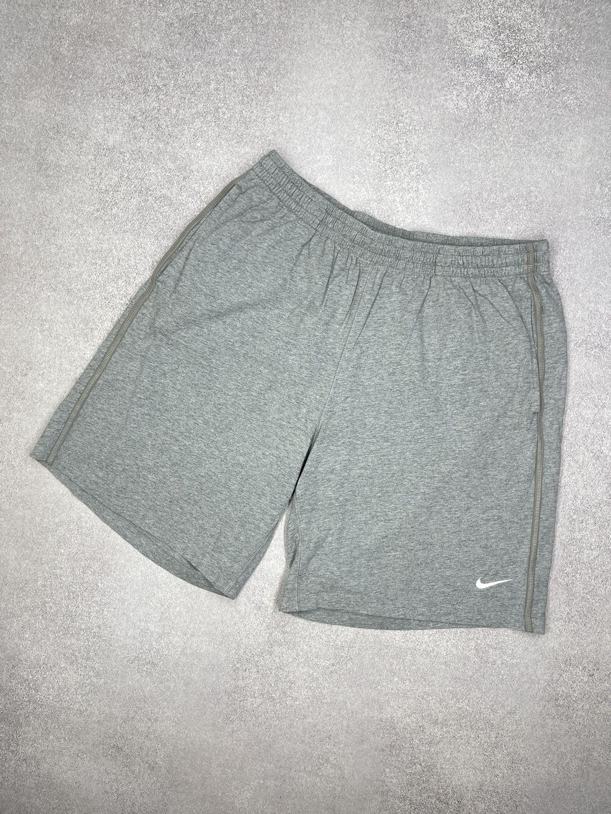 Nike Vintage Nike Basic Grey Shorts Swoosh Drill Y2K ACG TN Size US 38 / EU 54 - 1 Thumbnail