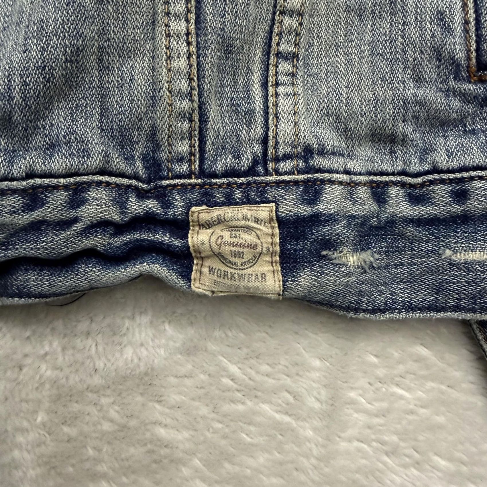 Abercrombie & Fitch Abercrombie & Fitch Jacket Mens Medium Blue Denim Trucker Bomber Distressed Cotton Solid Denim Button Pocket Casual Workwear Size US M / EU 48-50 / 2 - 5 Thumbnail
