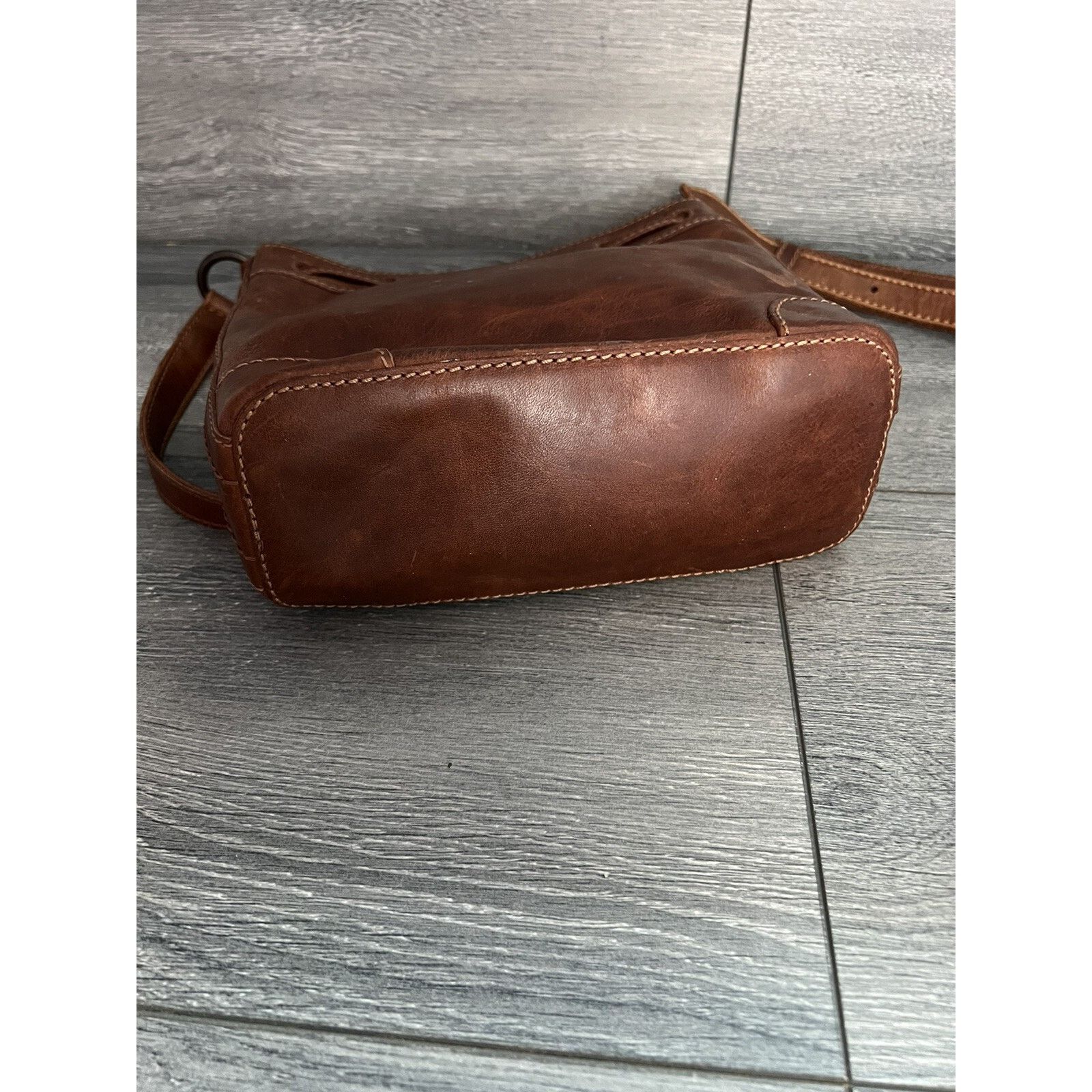 Frye Frye Leather Melissa Drawstring Bucket Bag Cognac B000498 Size ONE SIZE - 7 Thumbnail