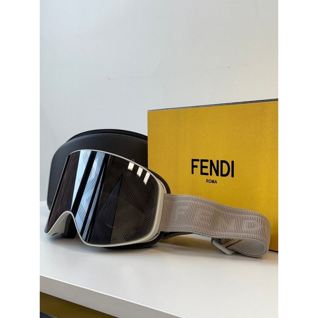 Fendi NEW Fendi FE40152U 20C Grey Ski Snowboard Goggles $730 Size ONE SIZE - 3 Thumbnail