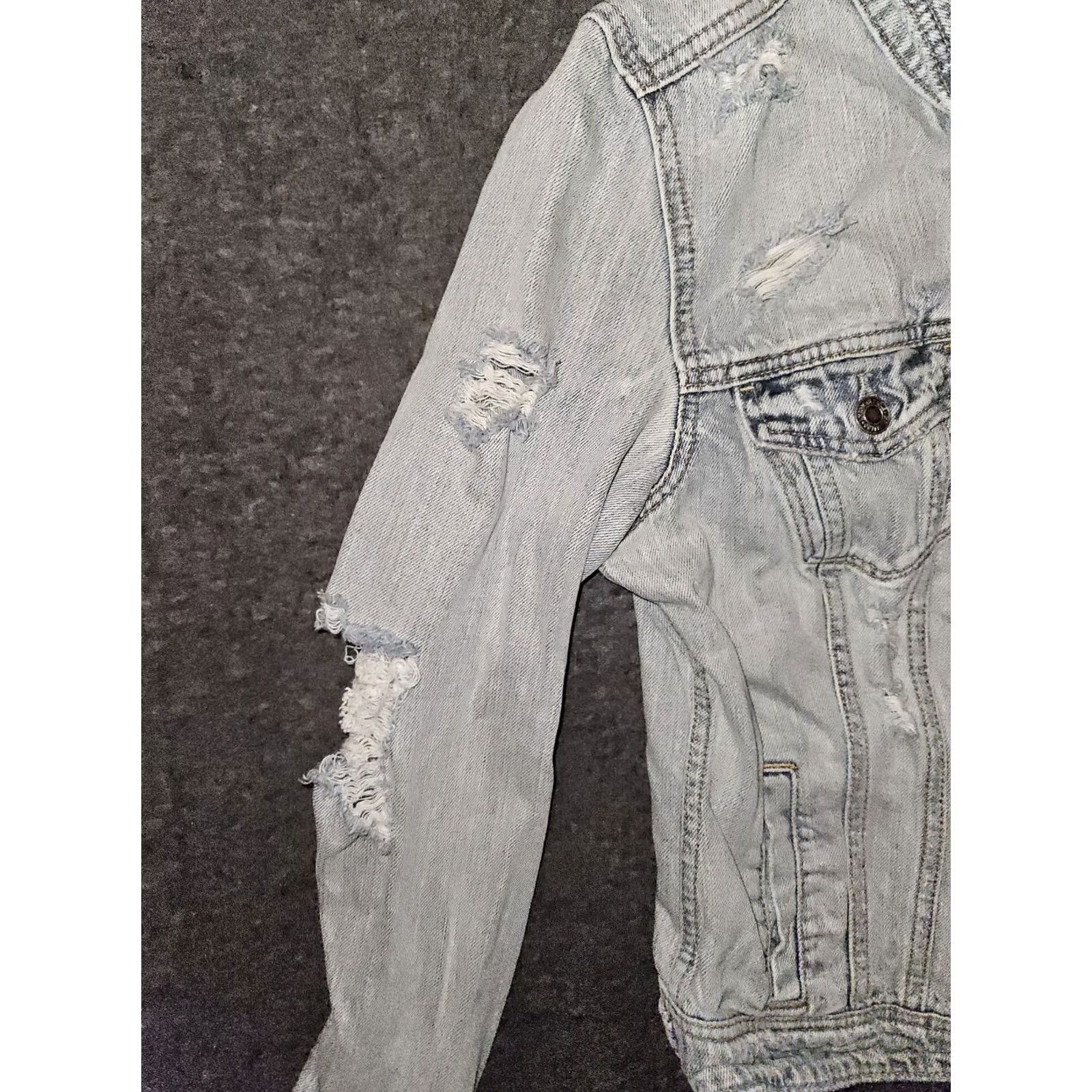 American Eagle Outfitters VINTAGE American Eagle Outfitters Denim Jacket Women Medium Lt. Blue Flap Pockets Distressed 80s 90s City Classic Outdoor Womens Size 32" / US 10 / IT 46 - 7 Thumbnail