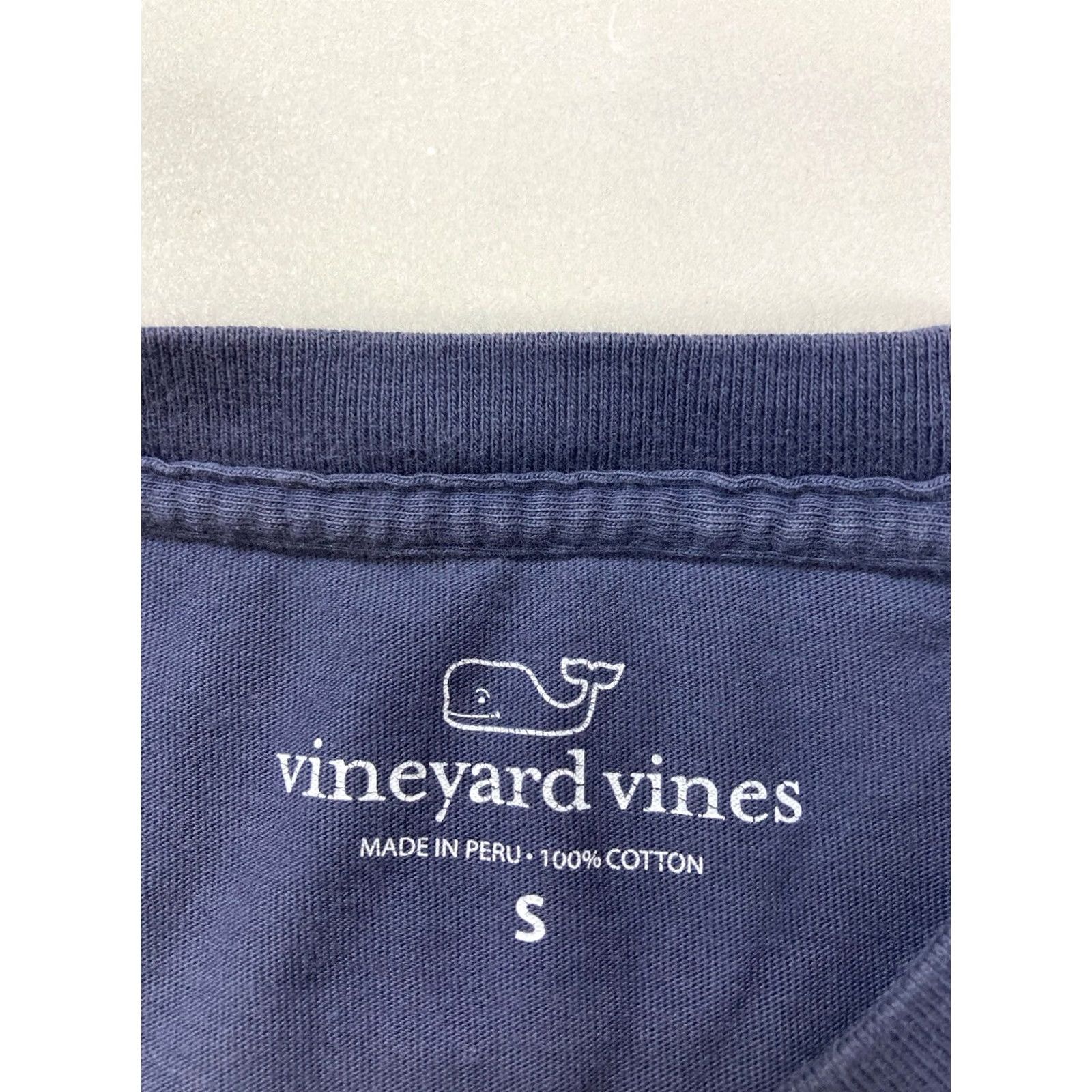 Vineyard Vines VINEYARD VINES T-Shirt Happy Holiday Graphic Long Sleeve Crew Neck Men Small Blue Christmas 90s? Size US S / EU 44-46 / 1 - 5 Thumbnail