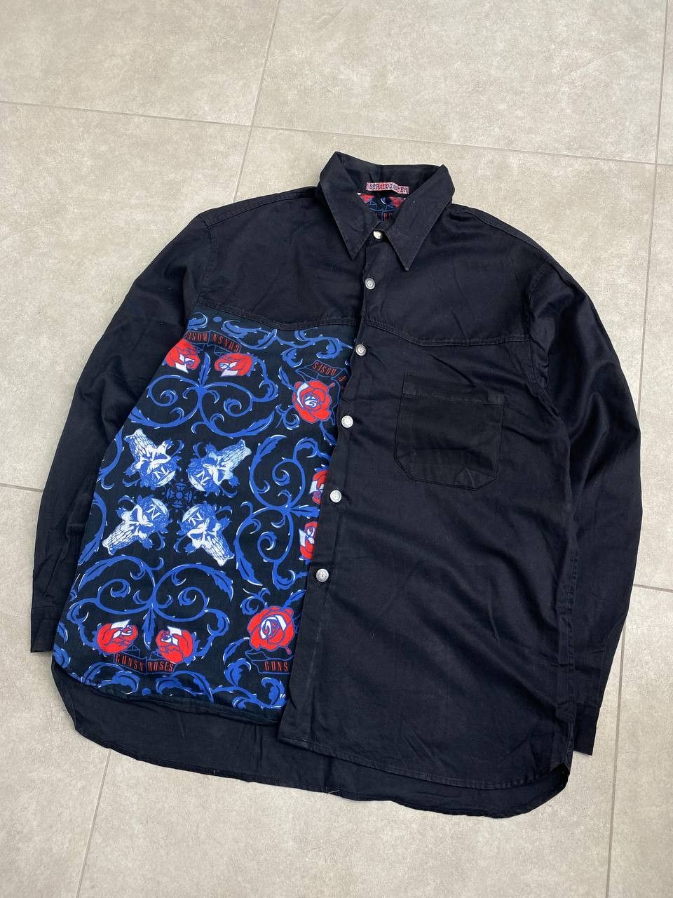 Band Tees Vintage Guns n' Roses Stratocaster Printing Buttons Shirt Size US XL / EU 56 / 4 - 4 Thumbnail