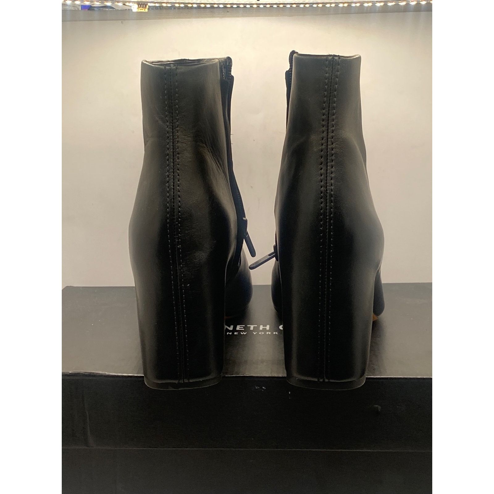 Vince Vince Womens Terri Ankle Boot Black Leather USA 9.5 Size US 9.5 / IT 39.5 - 4 Thumbnail