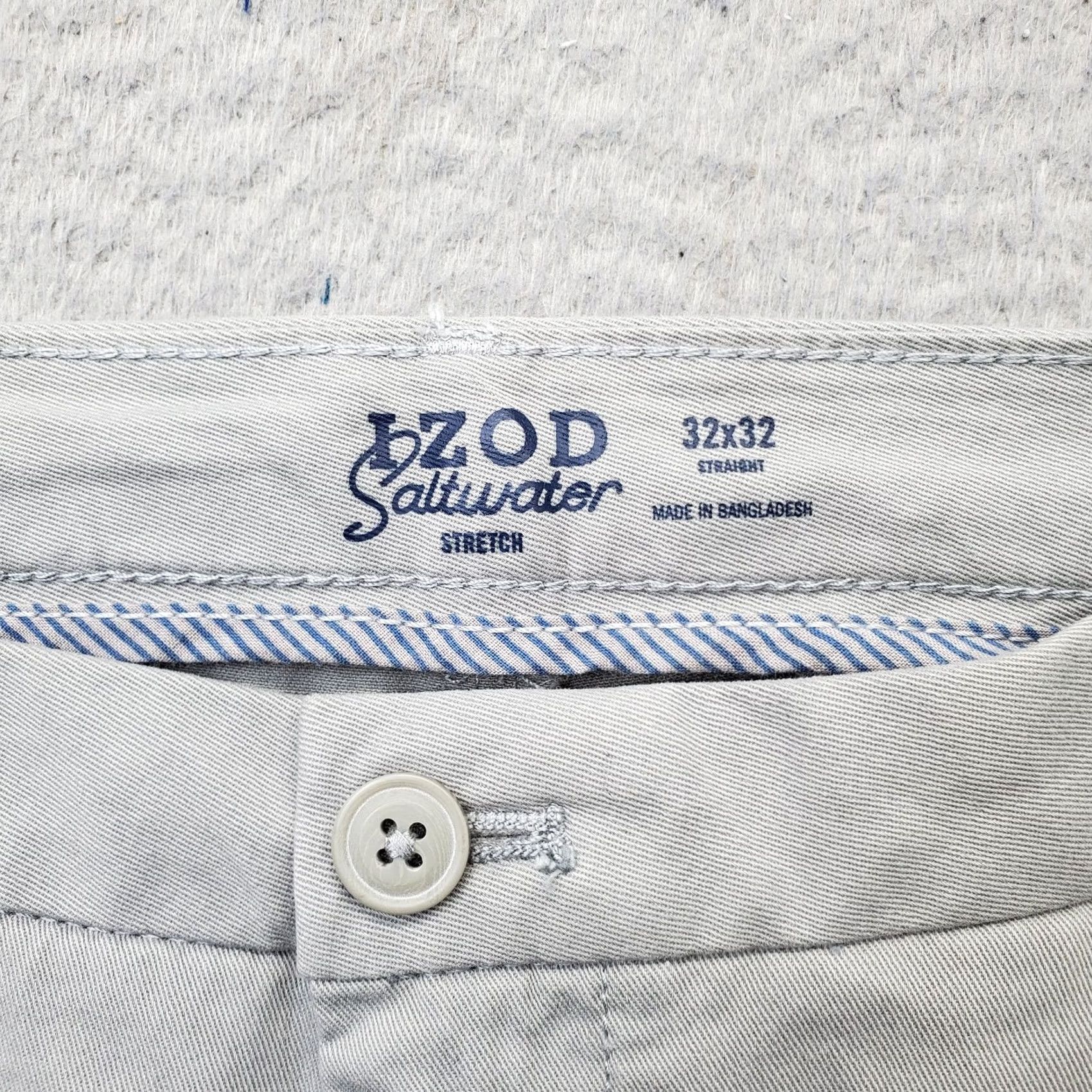 Izod IZOD Mens 32x32 Saltwater Chino Pants Gray Easy Care Stretch Flat Front Straight Casual Pants Mens Size 32 Gray Chino Stretch Flat Front Straight Wear Size US 32 / EU 48 - 7 Thumbnail