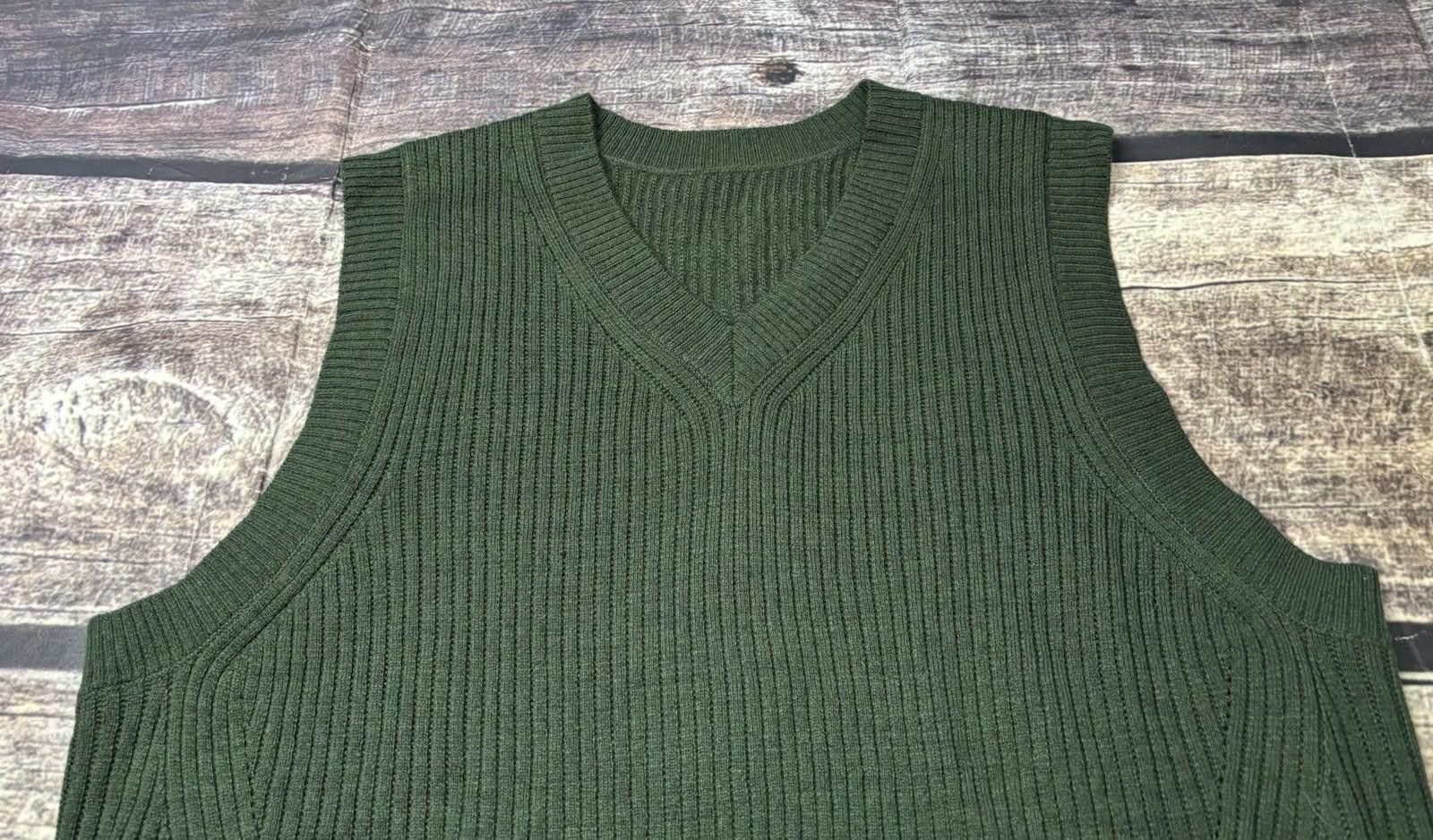 The Unbranded Brand Sweater Vest Womens Medium Merino Wool Blend V-Neck Pullover Size M / US 6-8 / IT 42-44 - 4 Thumbnail