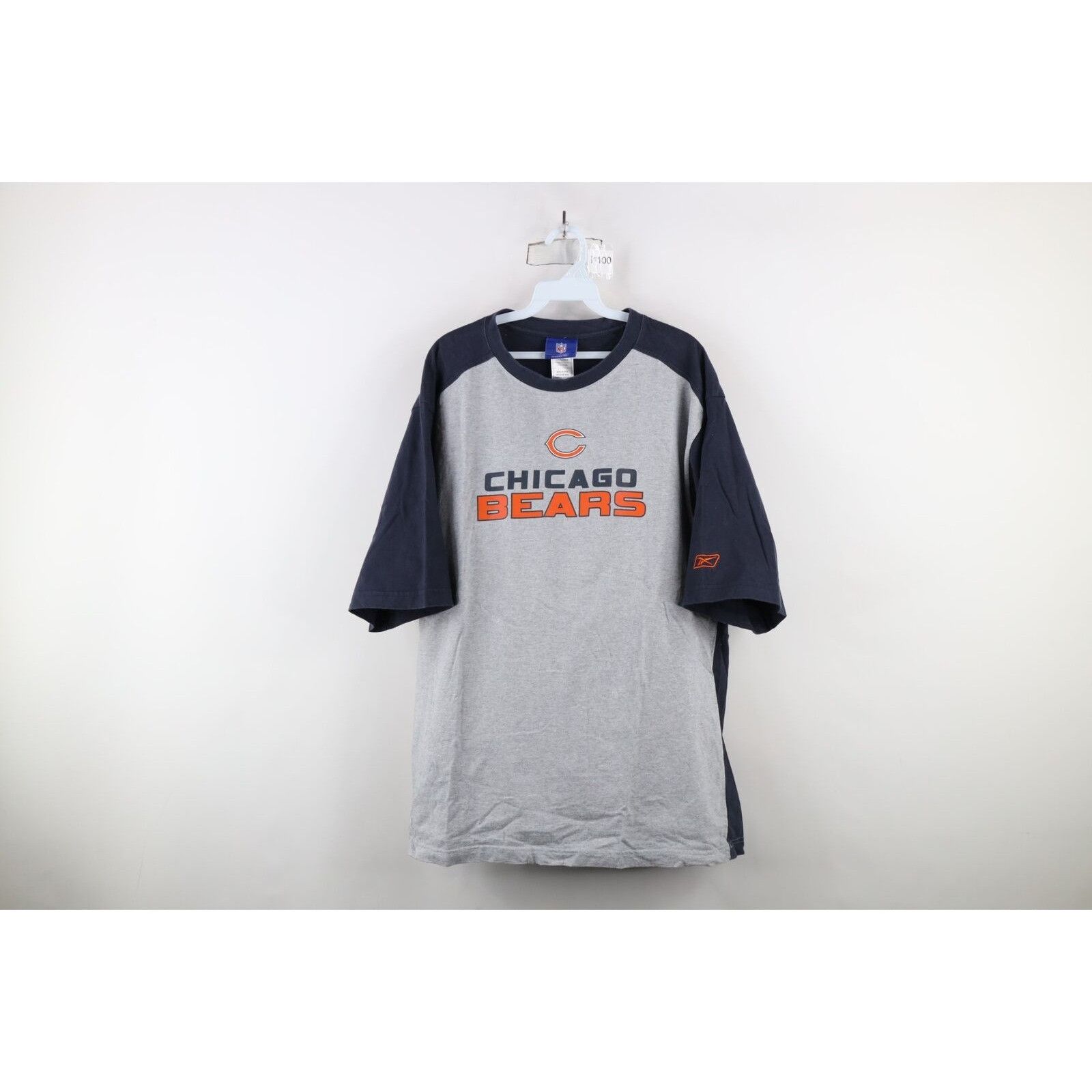 Reebok × Vintage Vintage Reebok Faded Chicago Bears Football T-Shirt Size US L / EU 52-54 / 3 - 1 Thumbnail