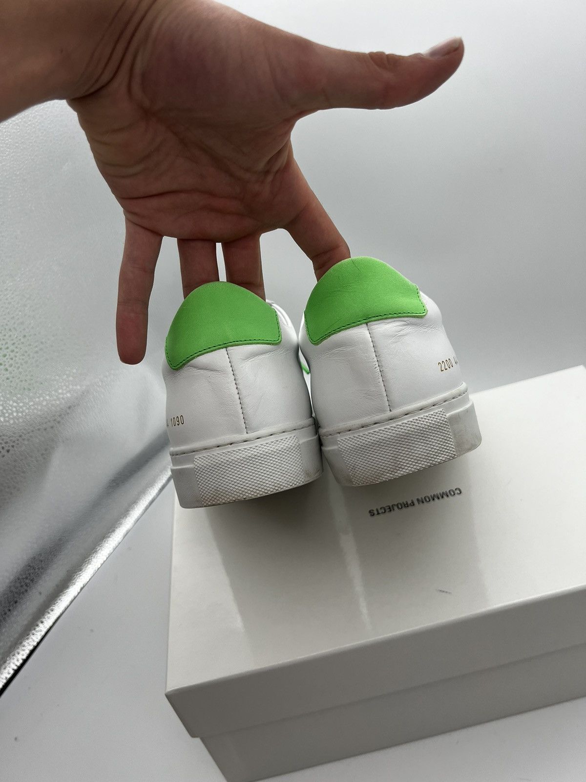 Common Projects Common Projects Retro Low Fluo White/Green Size US 11 / EU 44 - 3 Thumbnail
